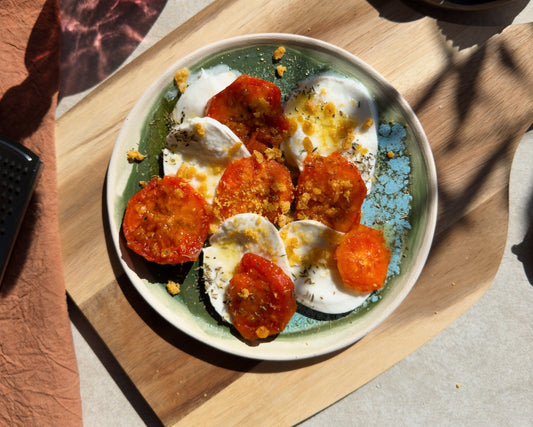 Caprese di bufala, fichi d'India e bottarga